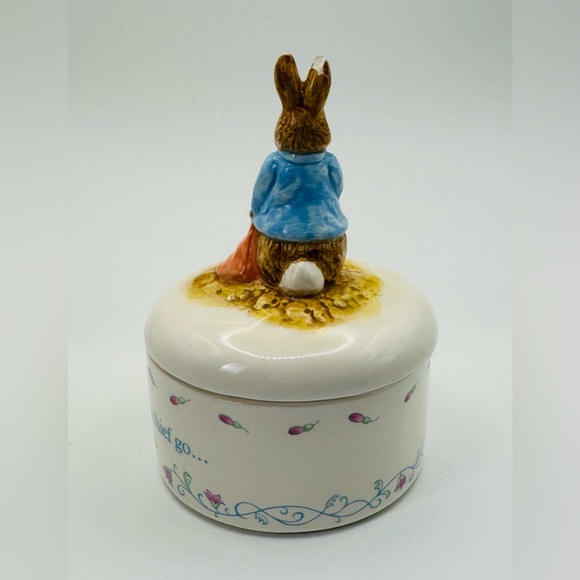 Vintage Easter - Beatrix Potter Peter Rabbit Ceramic Trinket Box w/ Lid - Picture 4 of 11